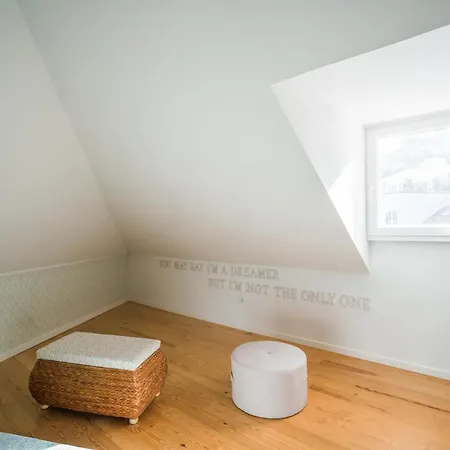 Duplex Ap Location 公寓